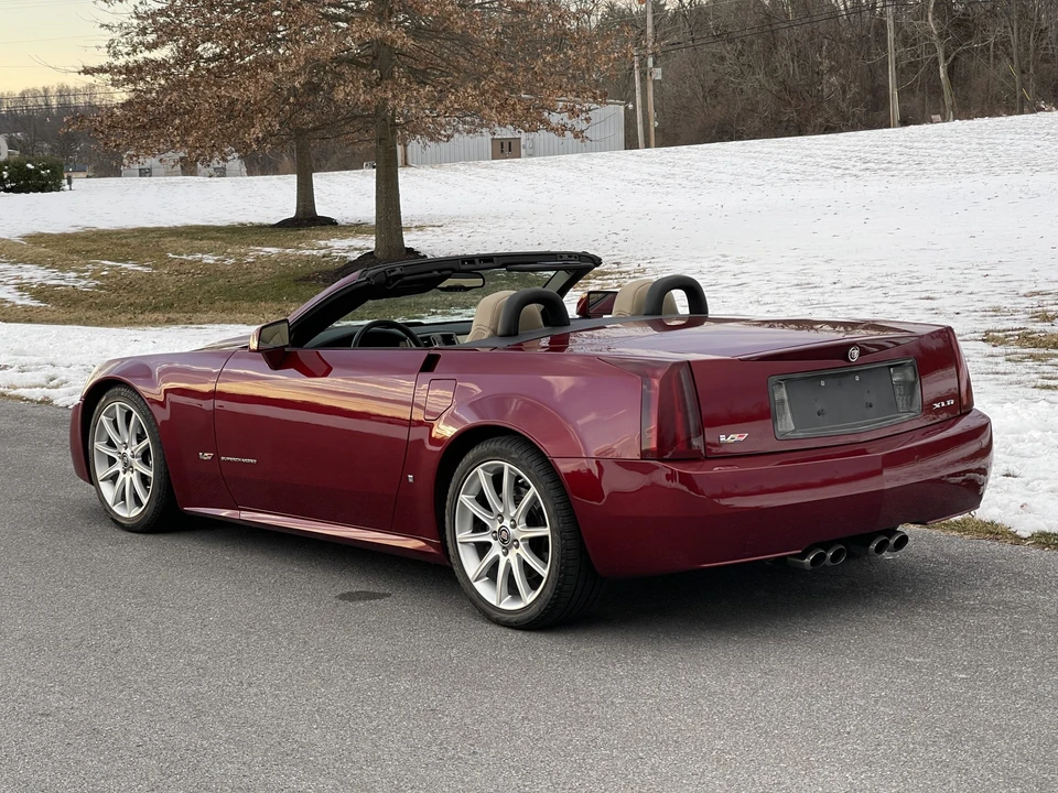 2007 Cadillac XLR-V - Image 13 of 31