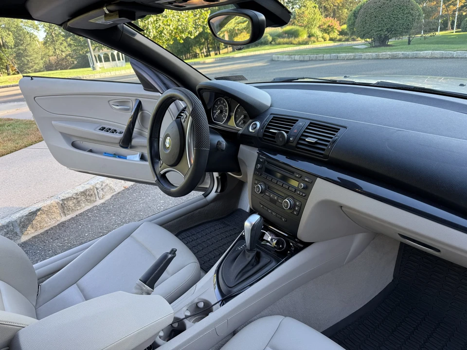 2009 BMW E81/E82/E88 1 Series - Image 23 of 31