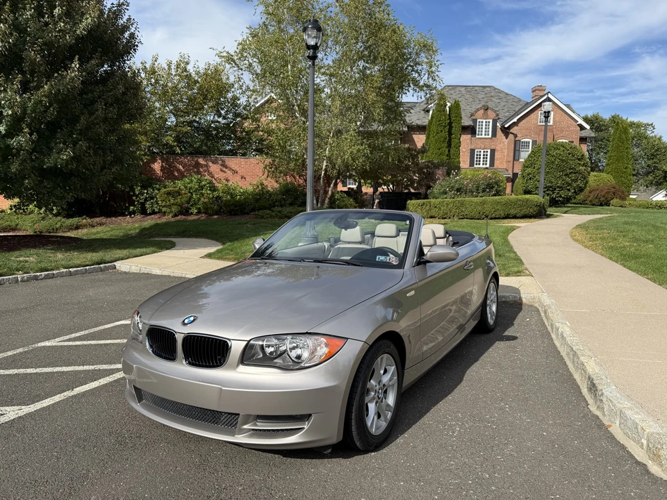 2009 BMW E81/E82/E88 1 Series - Image 2 of 31