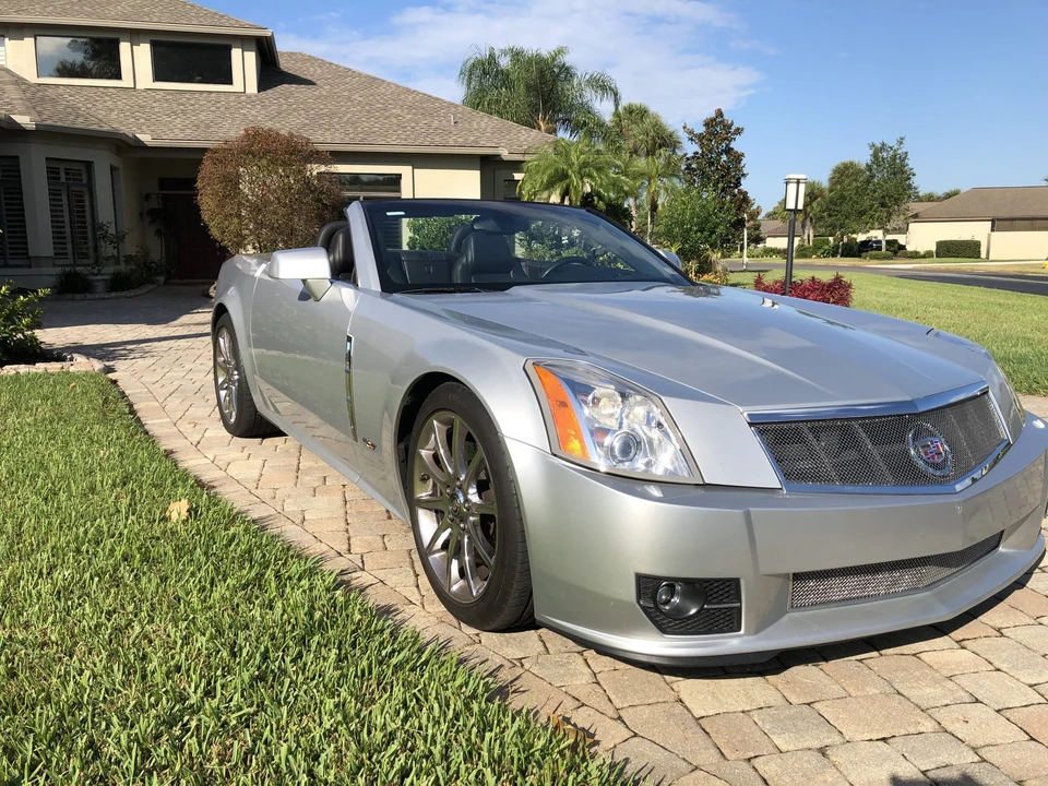 2009 Cadillac XLR-V - Image 11 of 31