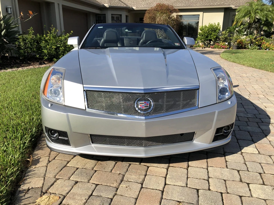 2009 Cadillac XLR-V - Image 15 of 31