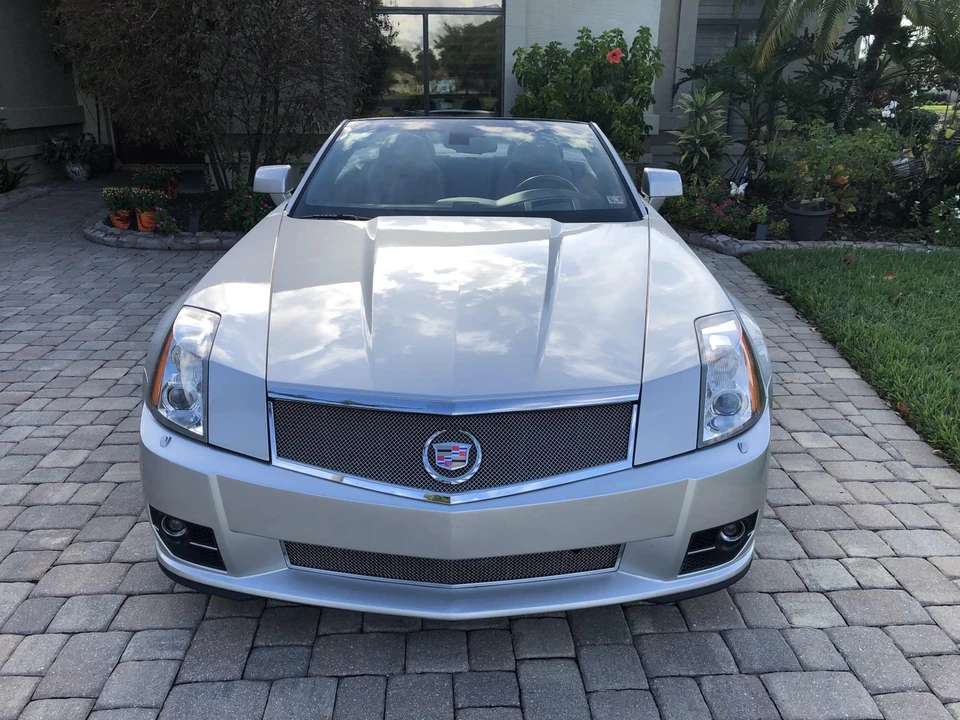 2009 Cadillac XLR-V - Image 14 of 31