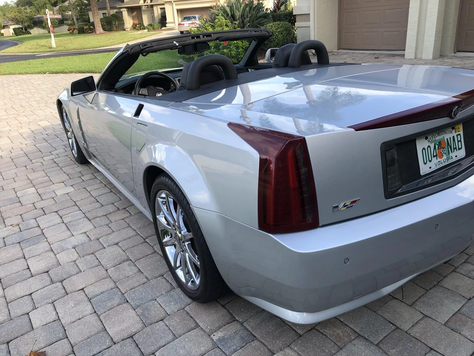 2009 Cadillac XLR-V - Image 27 of 31