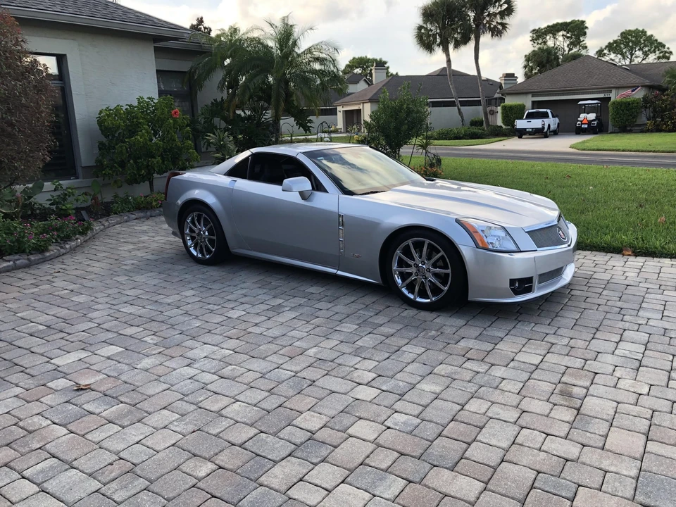 2009 Cadillac XLR-V - Image 9 of 31