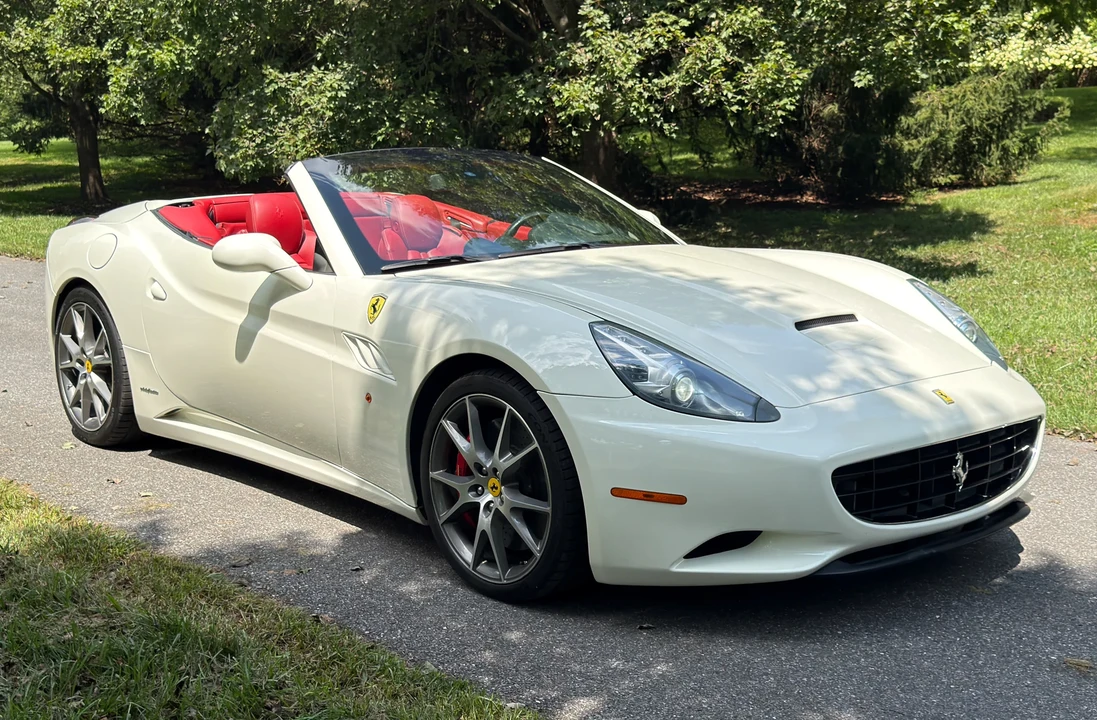 2010 Ferrari California - Image 2 of 31