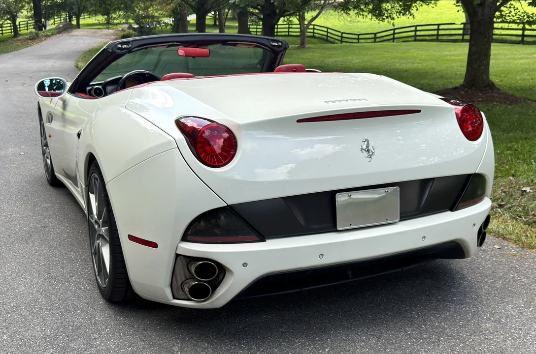 2010 Ferrari California - Image 12 of 31
