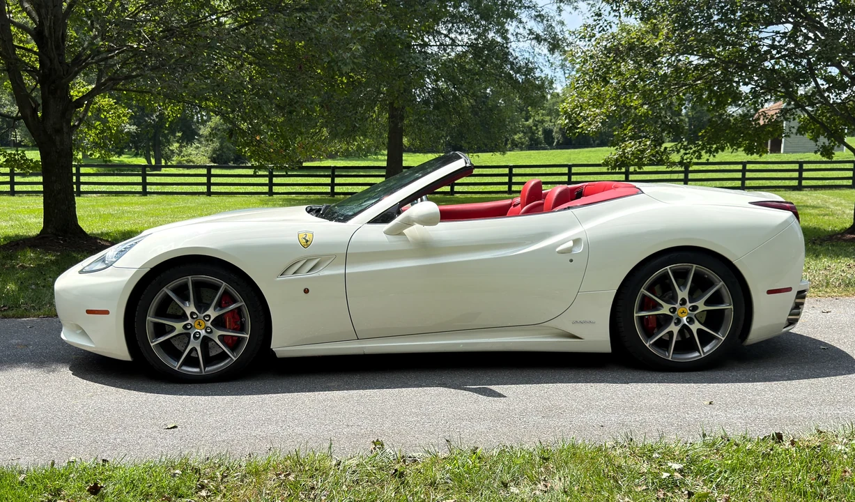 2010 Ferrari California - Image 14 of 31