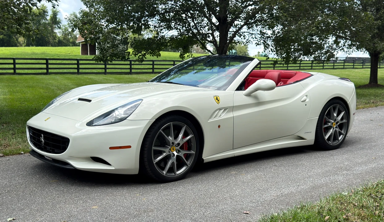2010 Ferrari California - Image 16 of 31