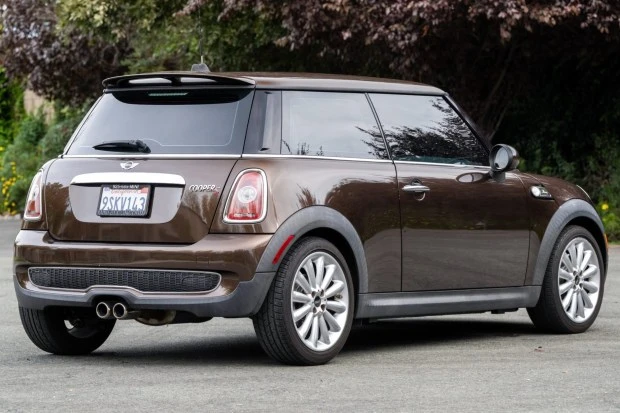 2010 Mini Mini 2nd Gen - Image 2 of 7