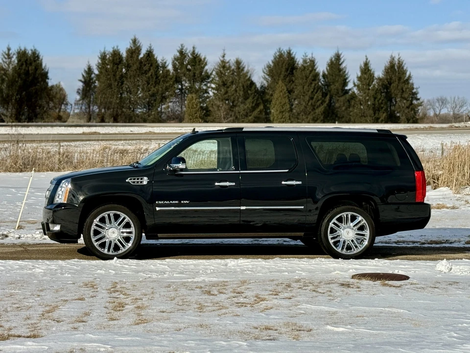 2011 Cadillac Escalade & EXT 3rd Gen - Image 10 of 31