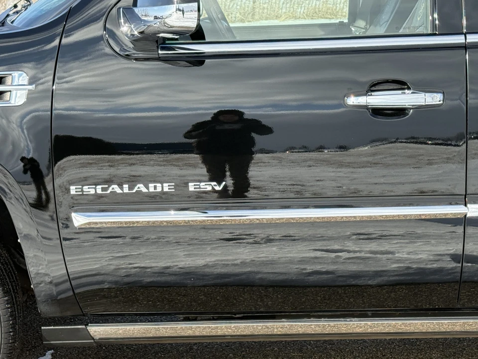 2011 Cadillac Escalade & EXT 3rd Gen - Image 25 of 31