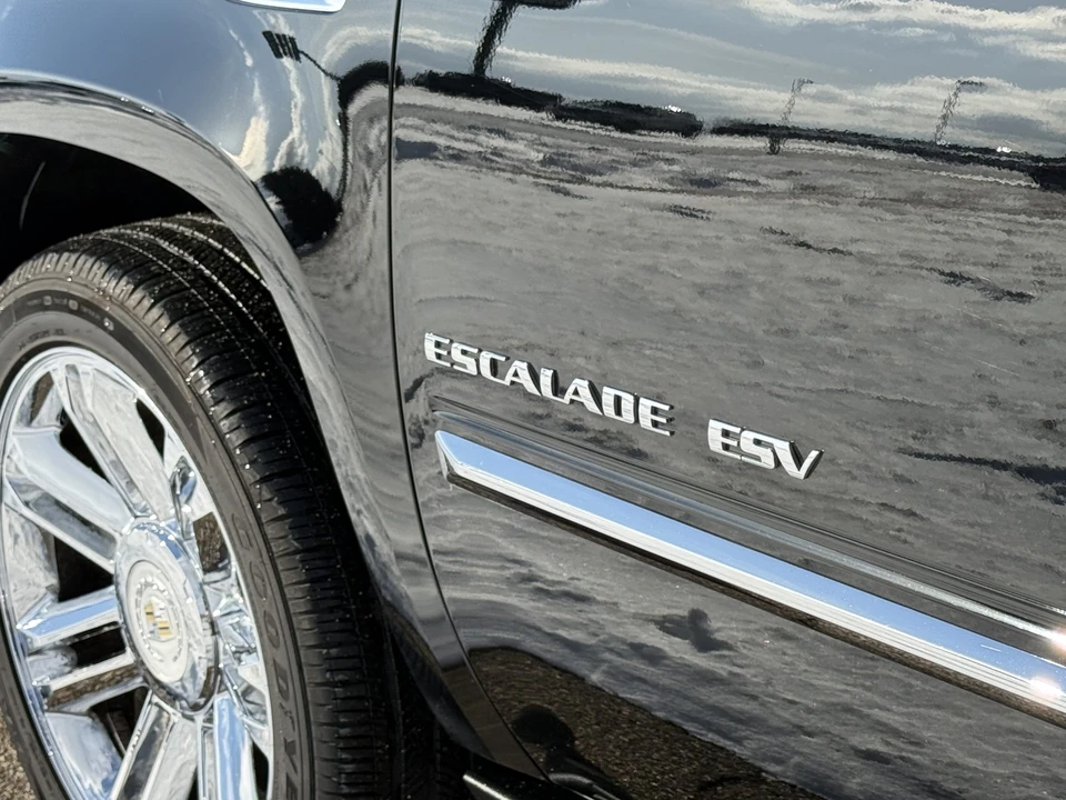 2011 Cadillac Escalade & EXT 3rd Gen - Image 28 of 31