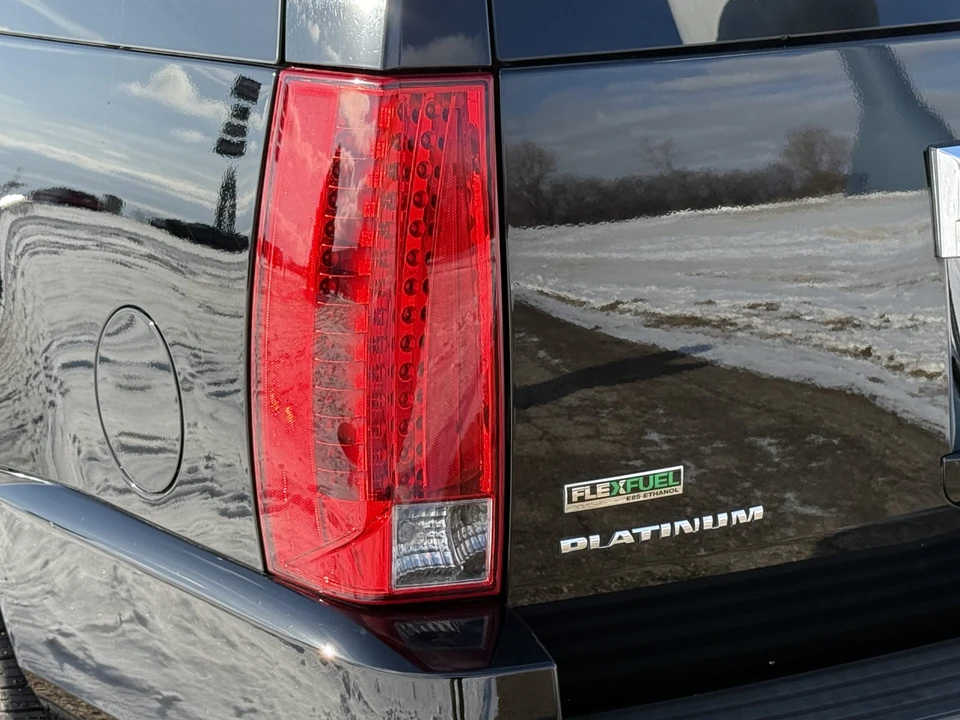 2011 Cadillac Escalade & EXT 3rd Gen - Image 29 of 31