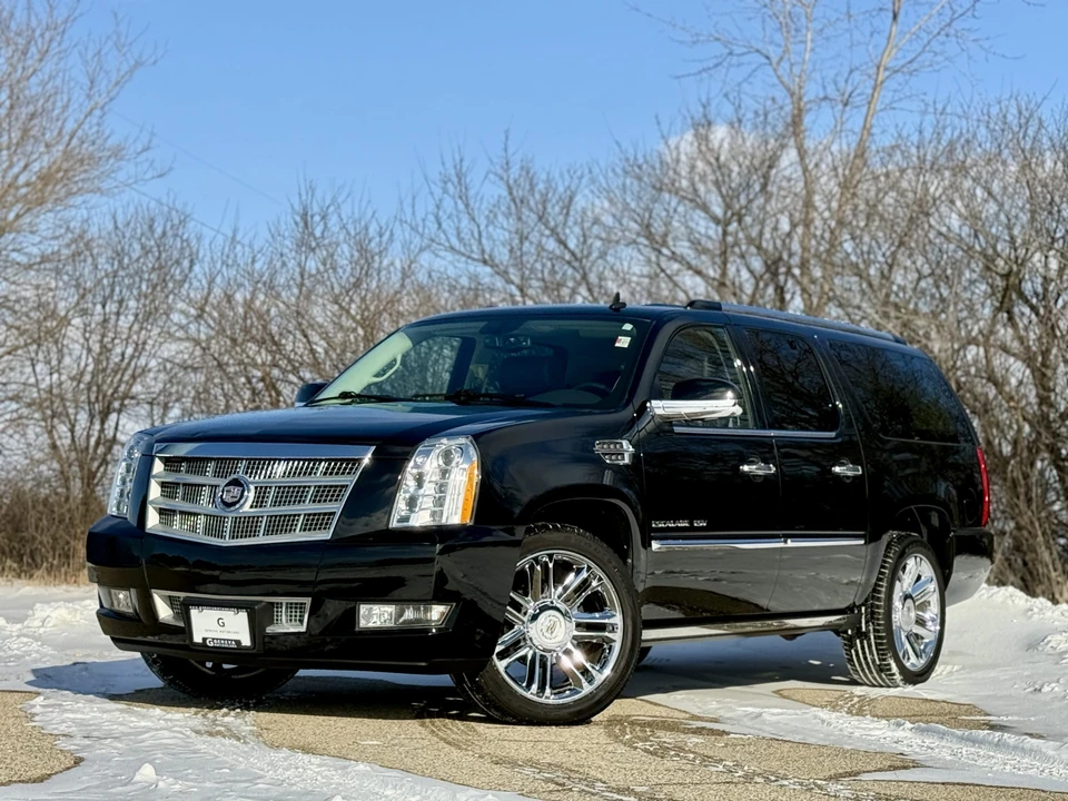 2011 Cadillac Escalade & EXT 3rd Gen - Image 2 of 31