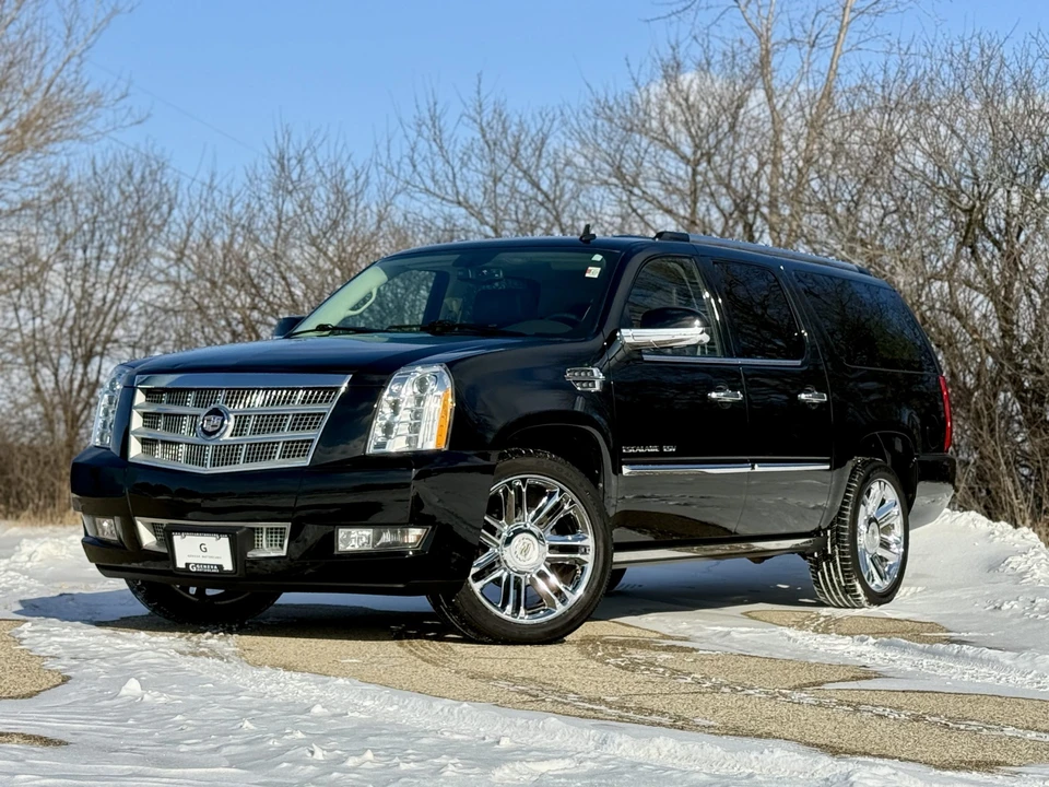 2011 Cadillac Escalade & EXT 3rd Gen - Image 3 of 31