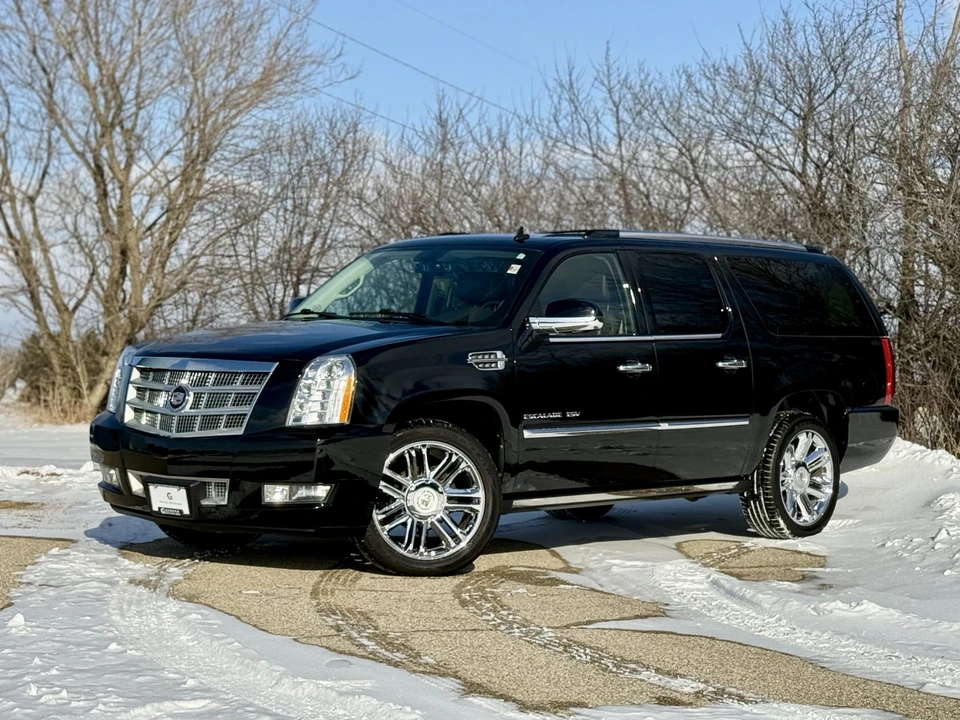 2011 Cadillac Escalade & EXT 3rd Gen - Image 4 of 31