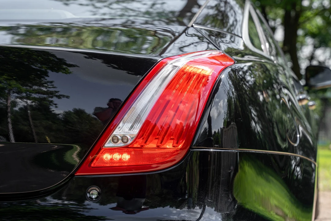 2011 Jaguar X351 XJ - Image 25 of 31