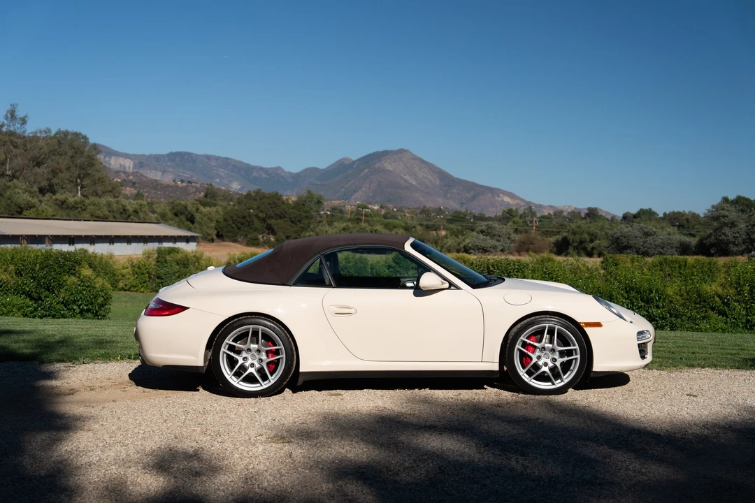 2011 Porsche 997 Carrera 4S - Image 12 of 31