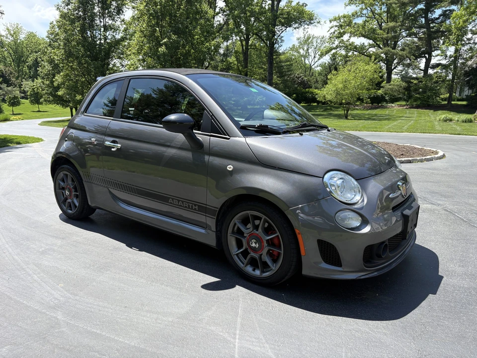 2013 Fiat Abarth 500 - Image 2 of 31