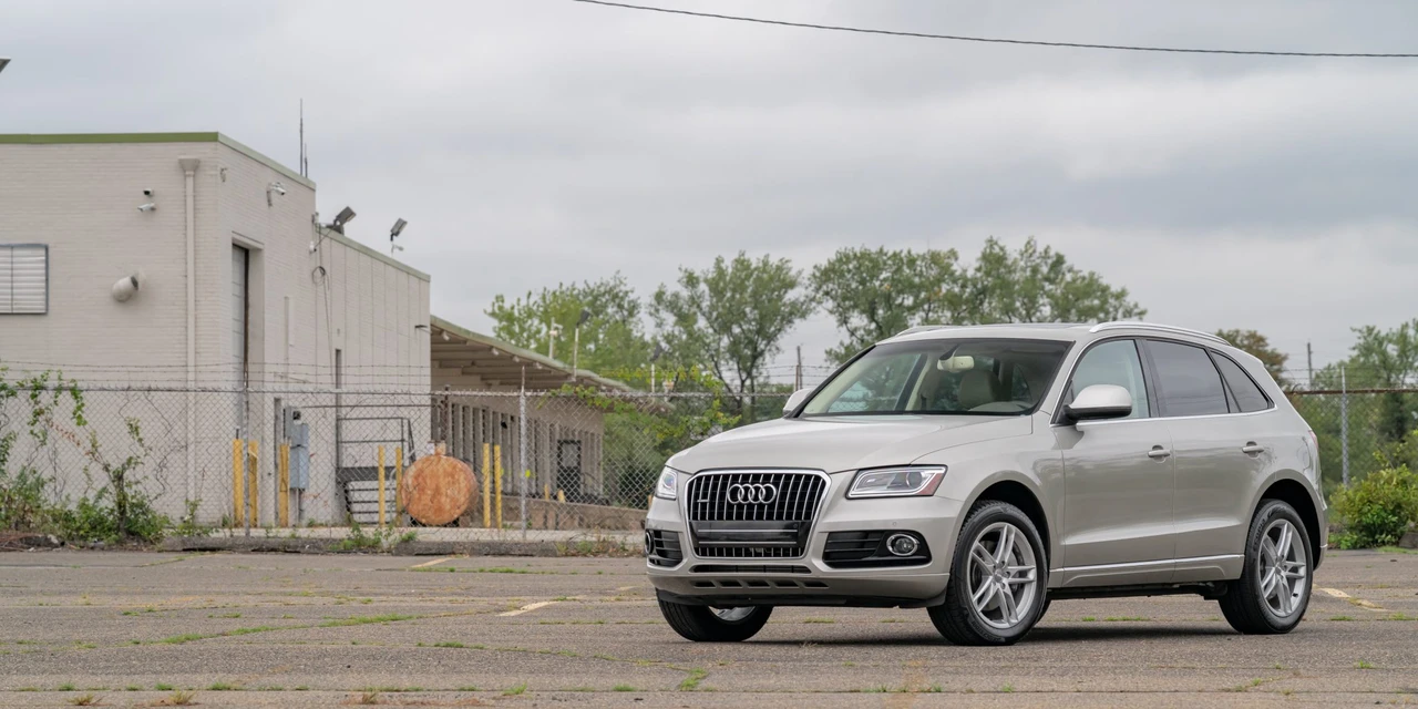 2014 Audi 8R Q5 - Image 2 of 31