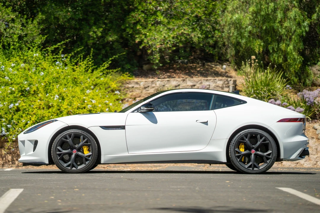 2015 Jaguar F-Type R 1st Gen - Image 9 of 31