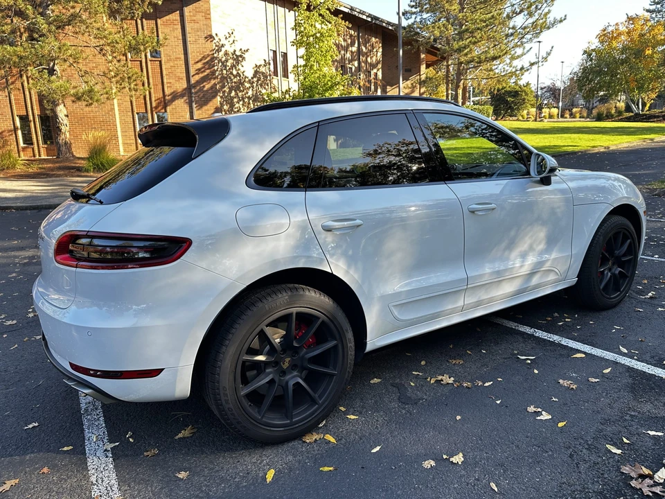 2015 Porsche Macan Turbo - Image 23 of 31