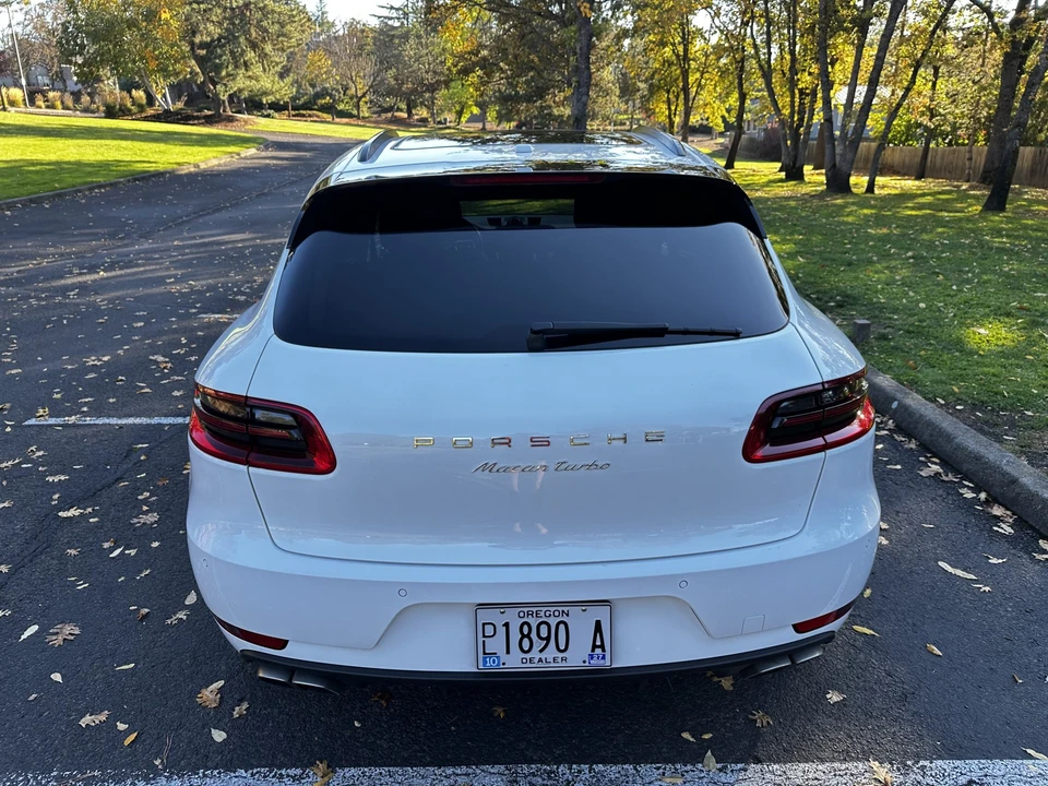 2015 Porsche Macan Turbo - Image 19 of 31