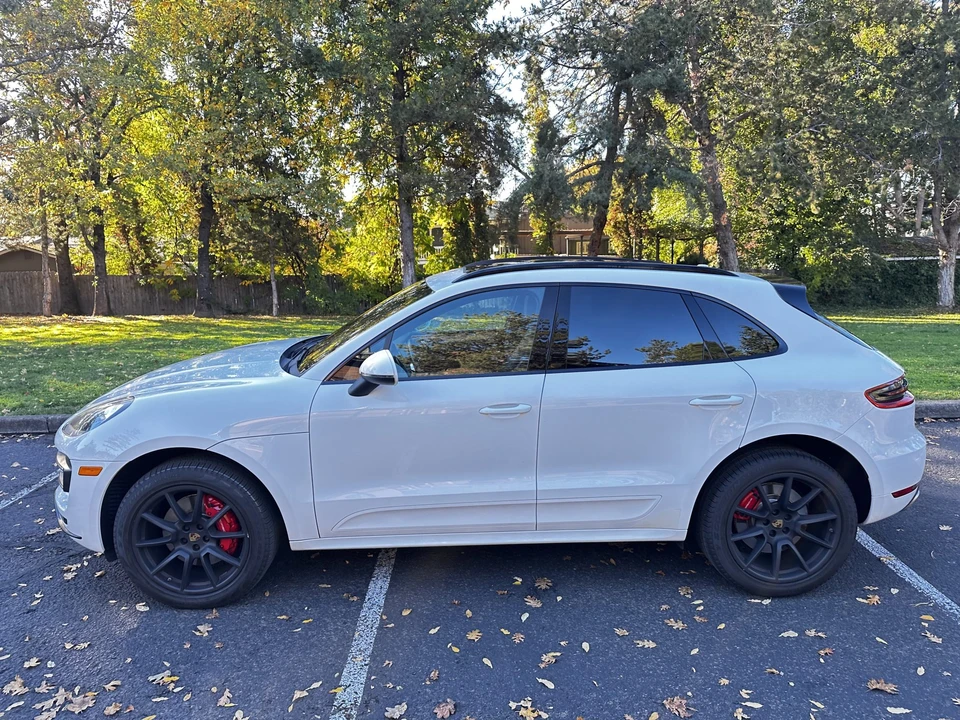2015 Porsche Macan Turbo - Image 10 of 31