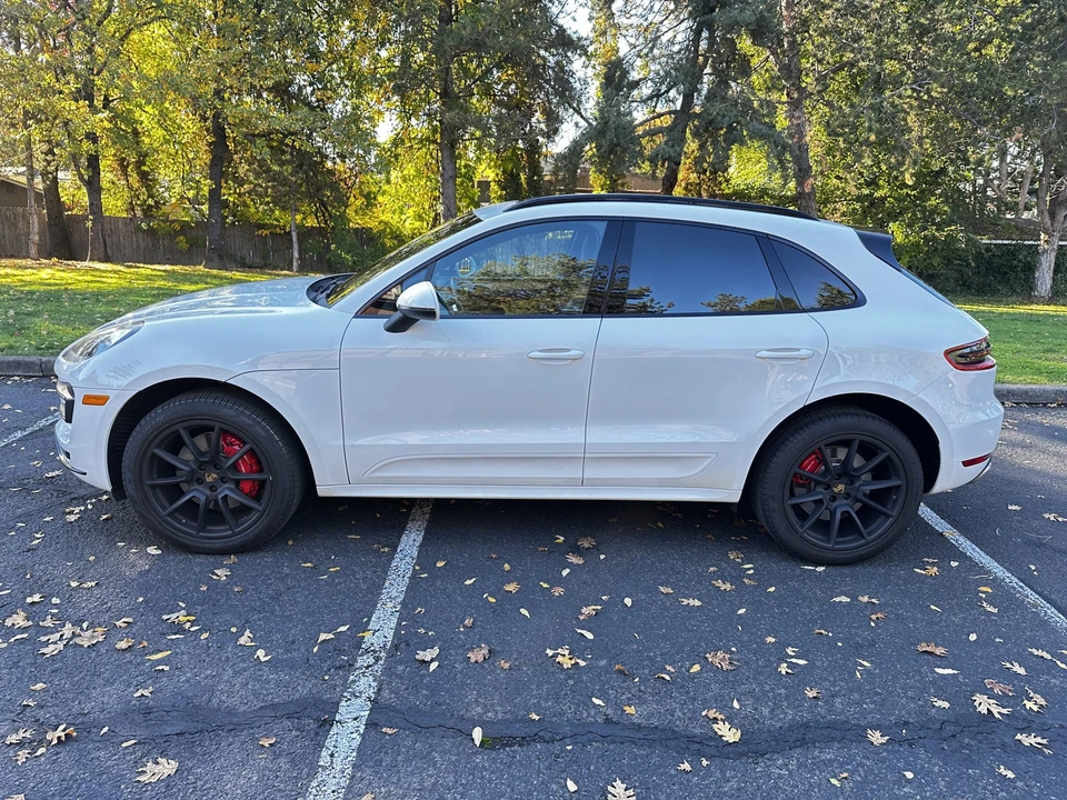 2015 Porsche Macan Turbo - Image 7 of 31