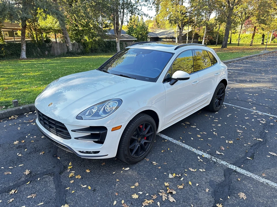2015 Porsche Macan Turbo - Image 5 of 31