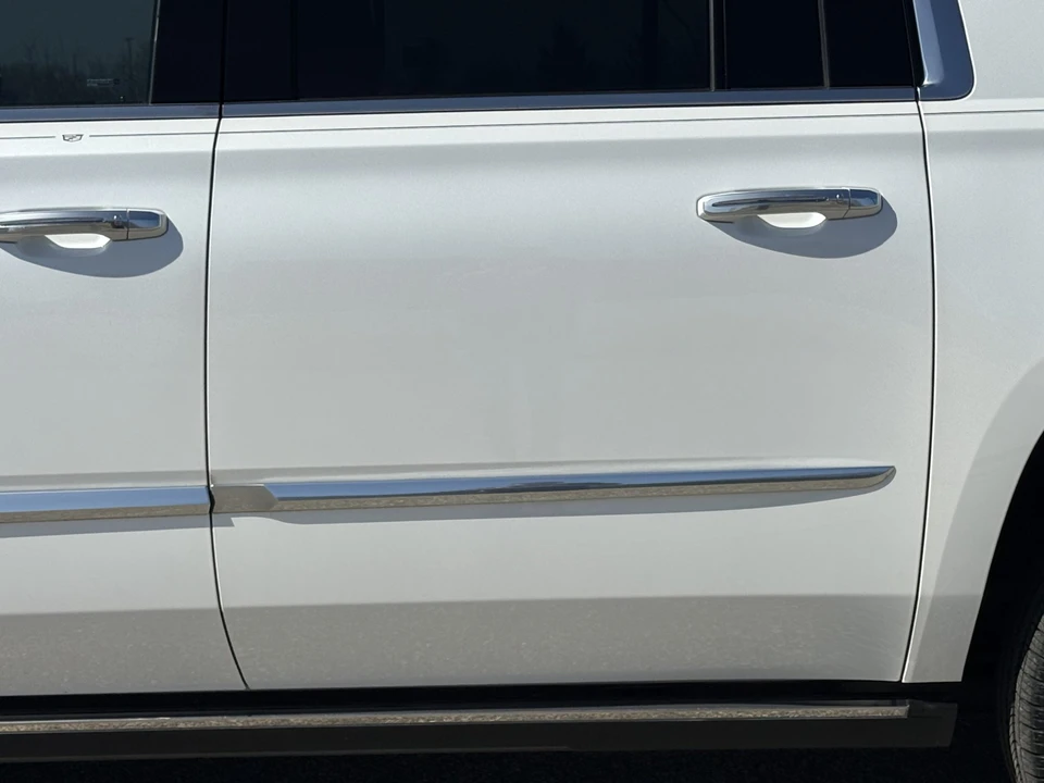 2016 Cadillac Escalade 4th Gen - Image 28 of 31