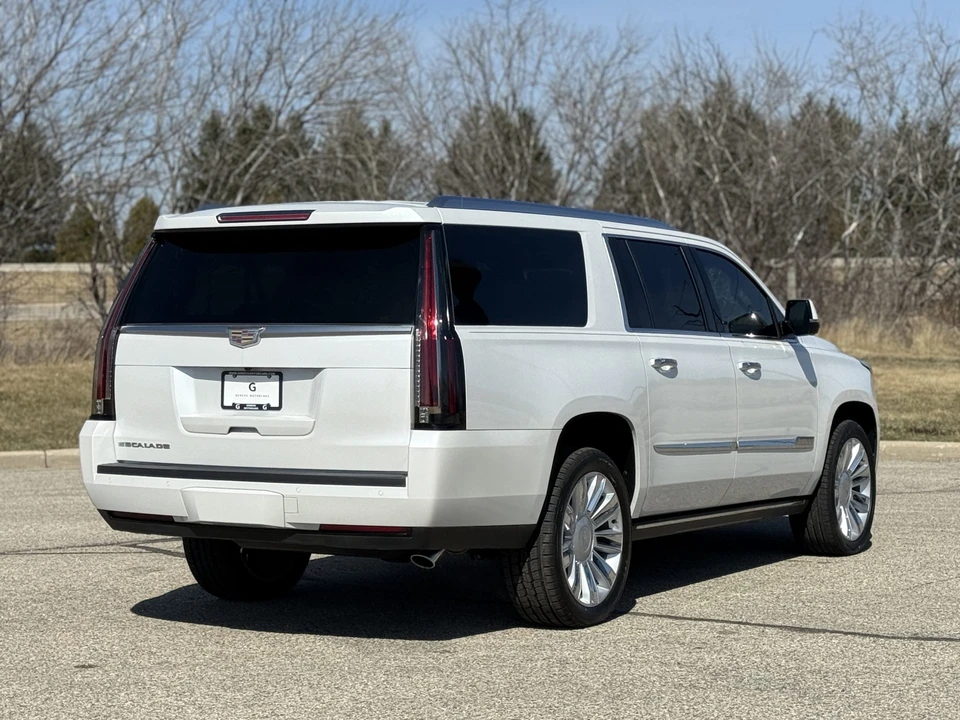2016 Cadillac Escalade 4th Gen - Image 15 of 31