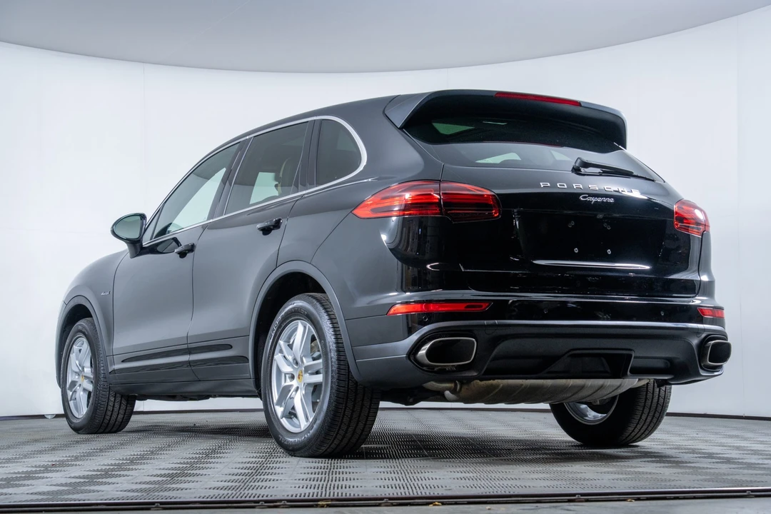 2016 Porsche 958 Cayenne Diesel - Image 25 of 31