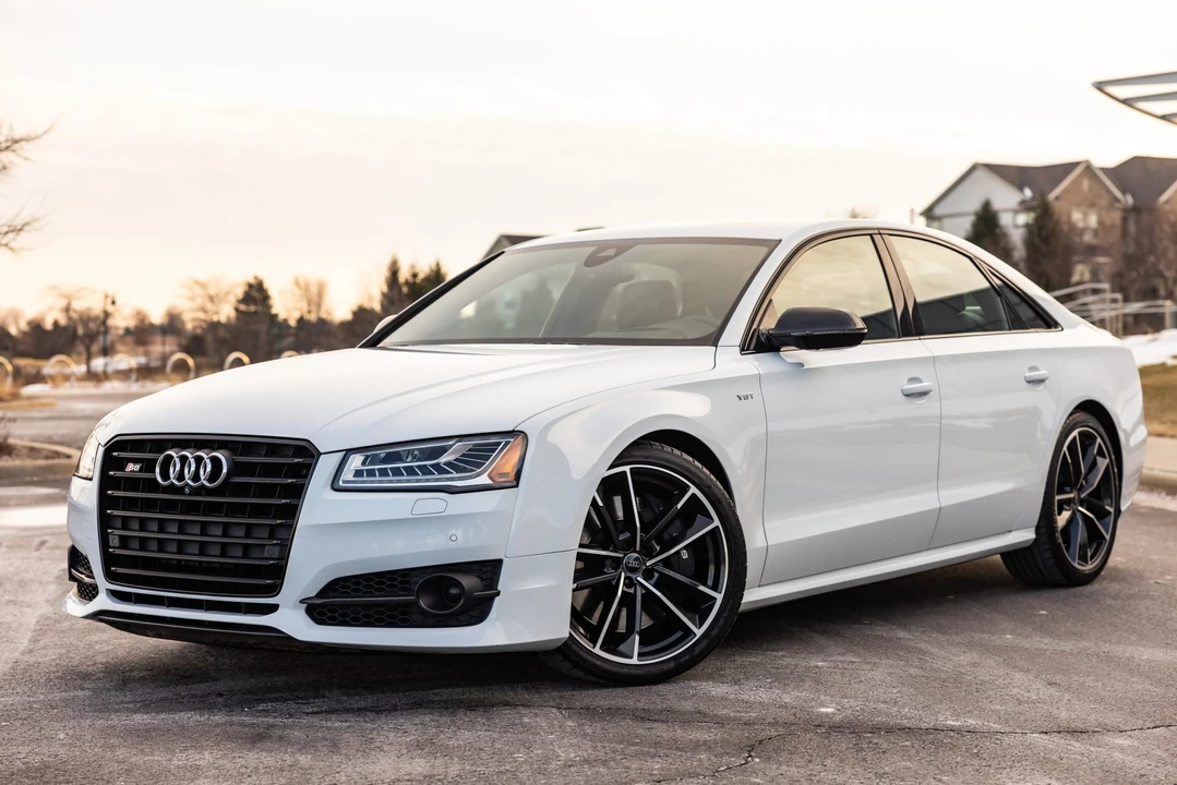 2017 Audi D4 S8 - Image 9 of 31