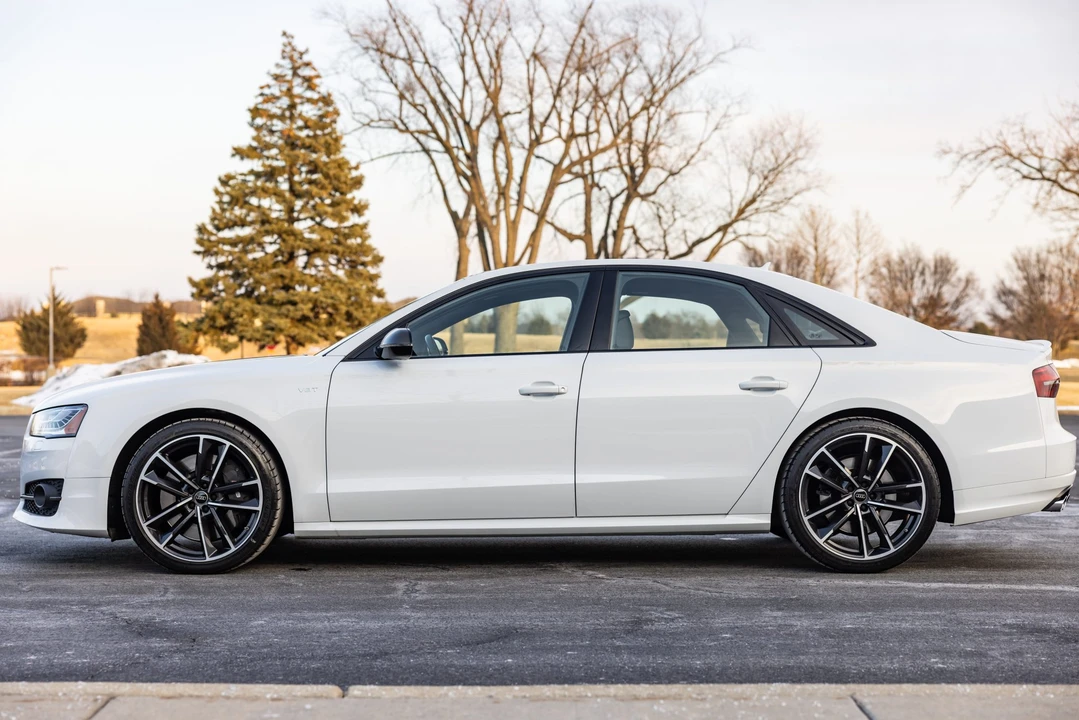 2017 Audi D4 S8 - Image 12 of 31