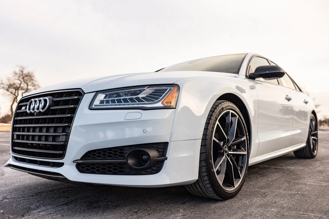 2017 Audi D4 S8 - Image 3 of 31