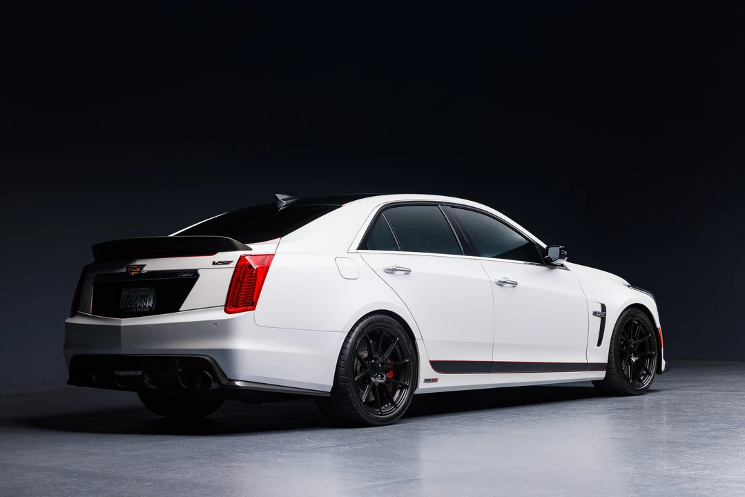 2017 Cadillac CTS-V 3rd Gen - Image 9 of 31