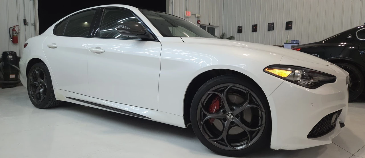 2019 Alfa Romeo Giulia - Image 26 of 31