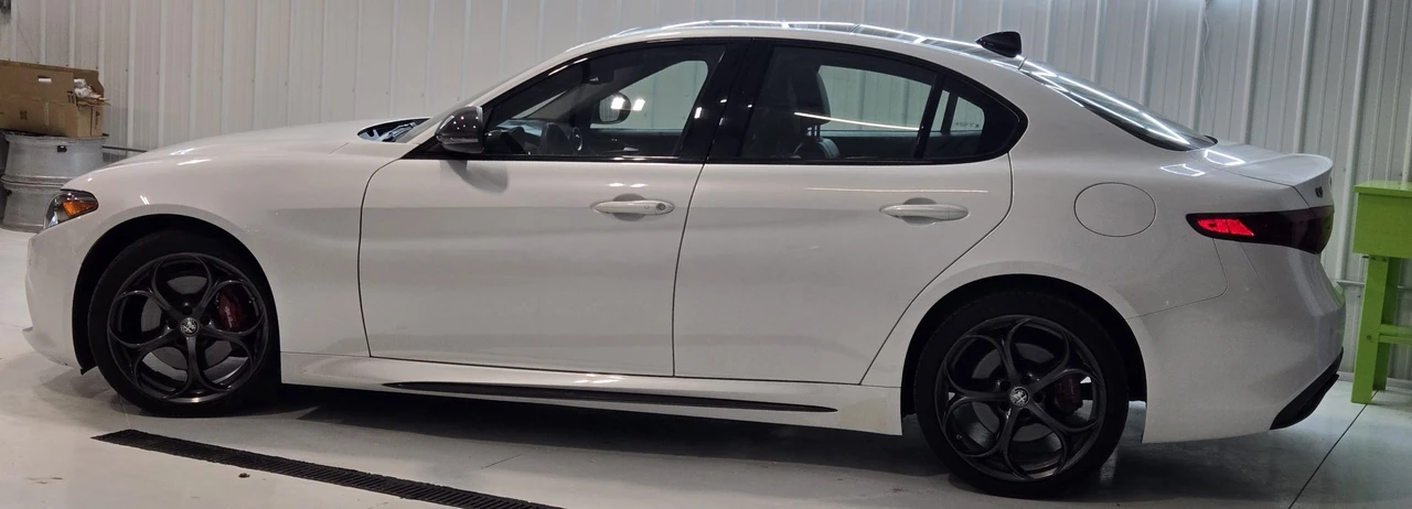 2019 Alfa Romeo Giulia - Image 18 of 31