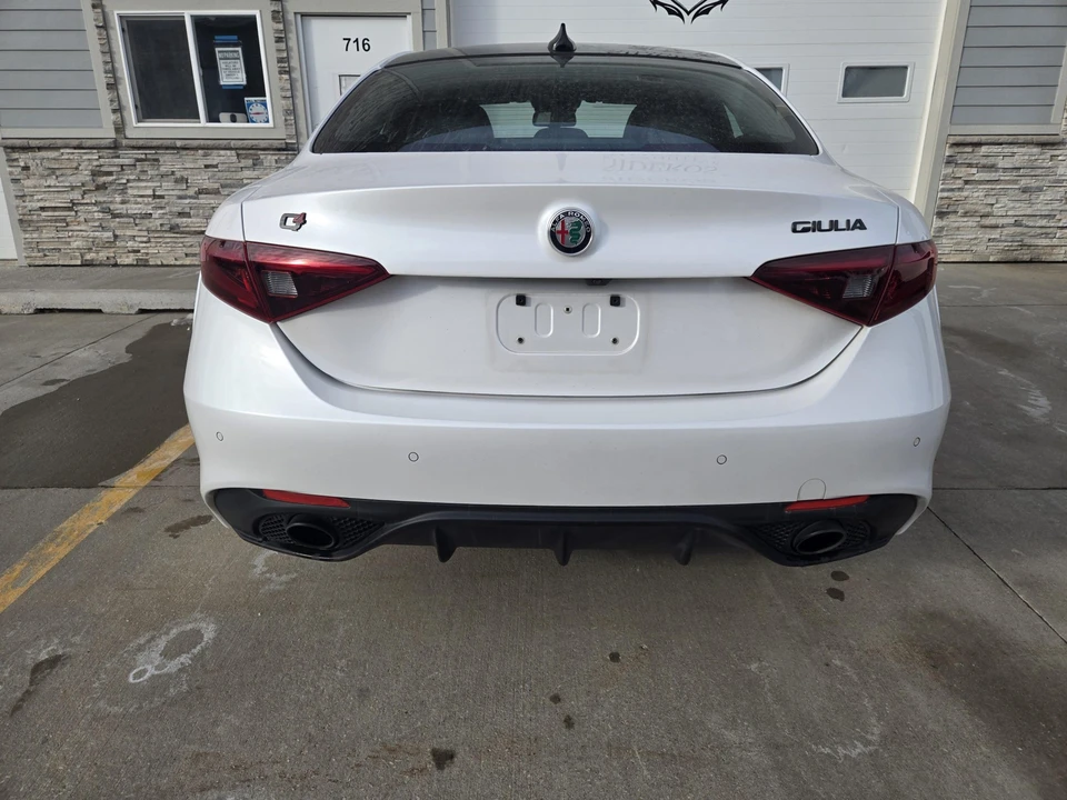 2019 Alfa Romeo Giulia - Image 6 of 31