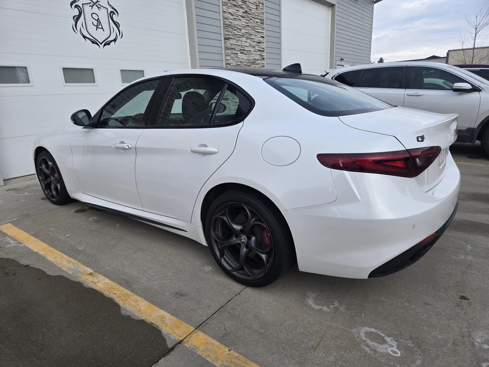 2019 Alfa Romeo Giulia - Image 5 of 31