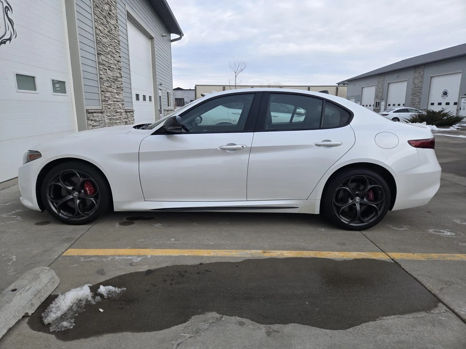2019 Alfa Romeo Giulia - Image 3 of 31