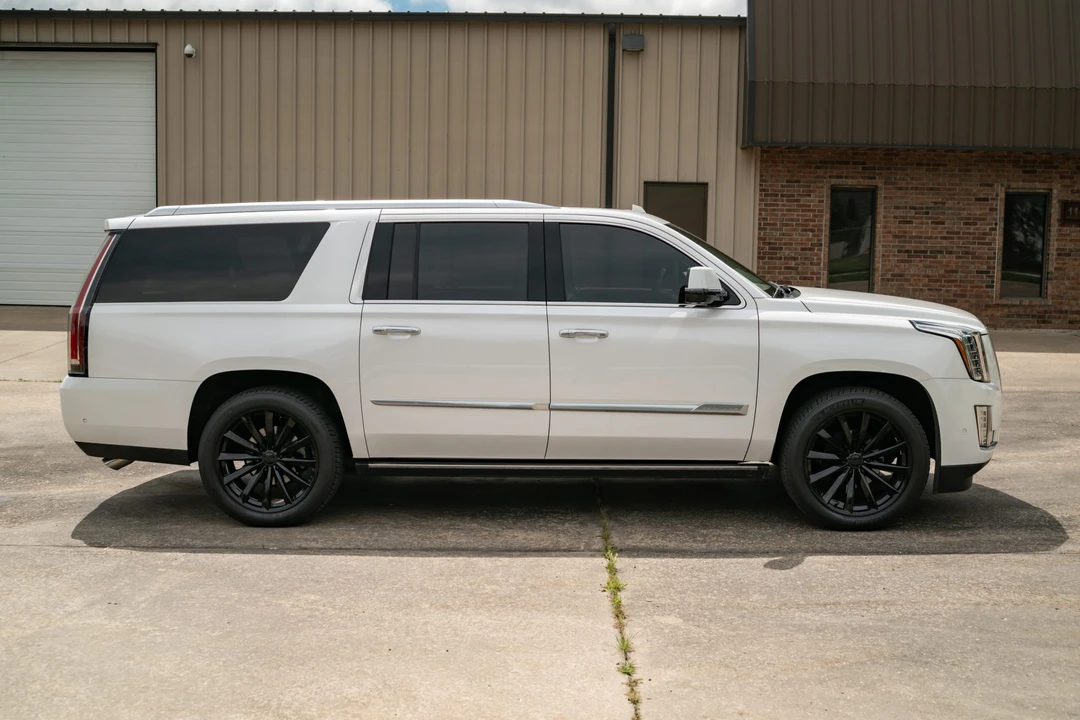 2020 Cadillac - Image 6 of 31