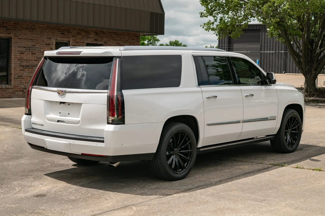 2020 Cadillac - Image 5 of 31