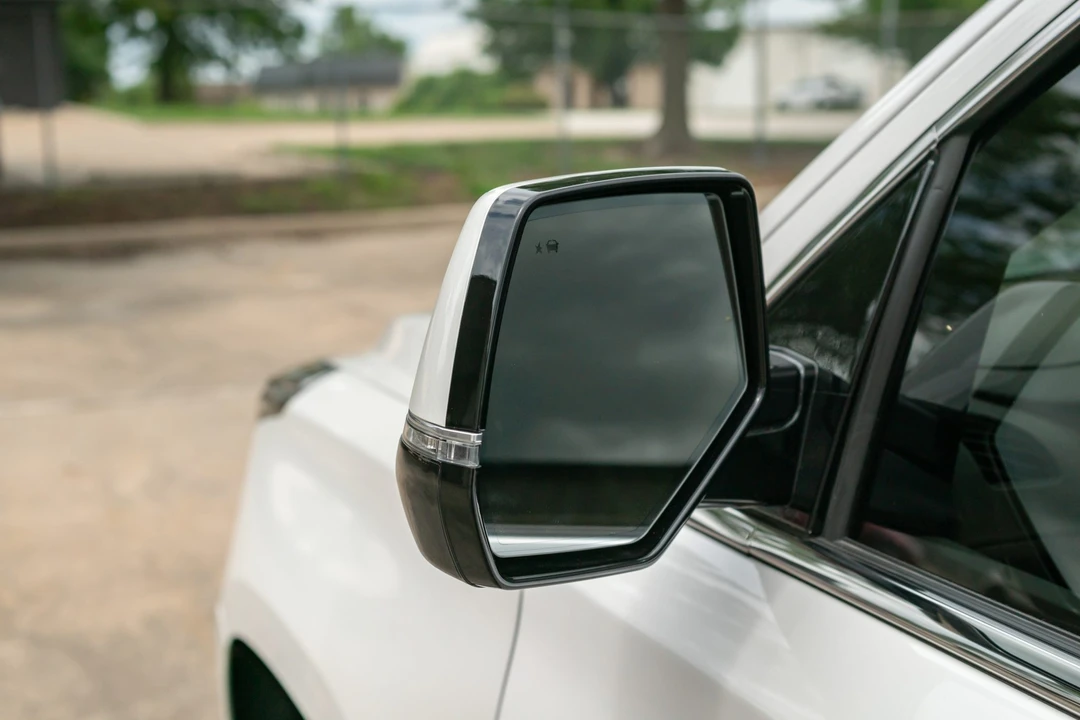 2020 Cadillac - Image 16 of 31