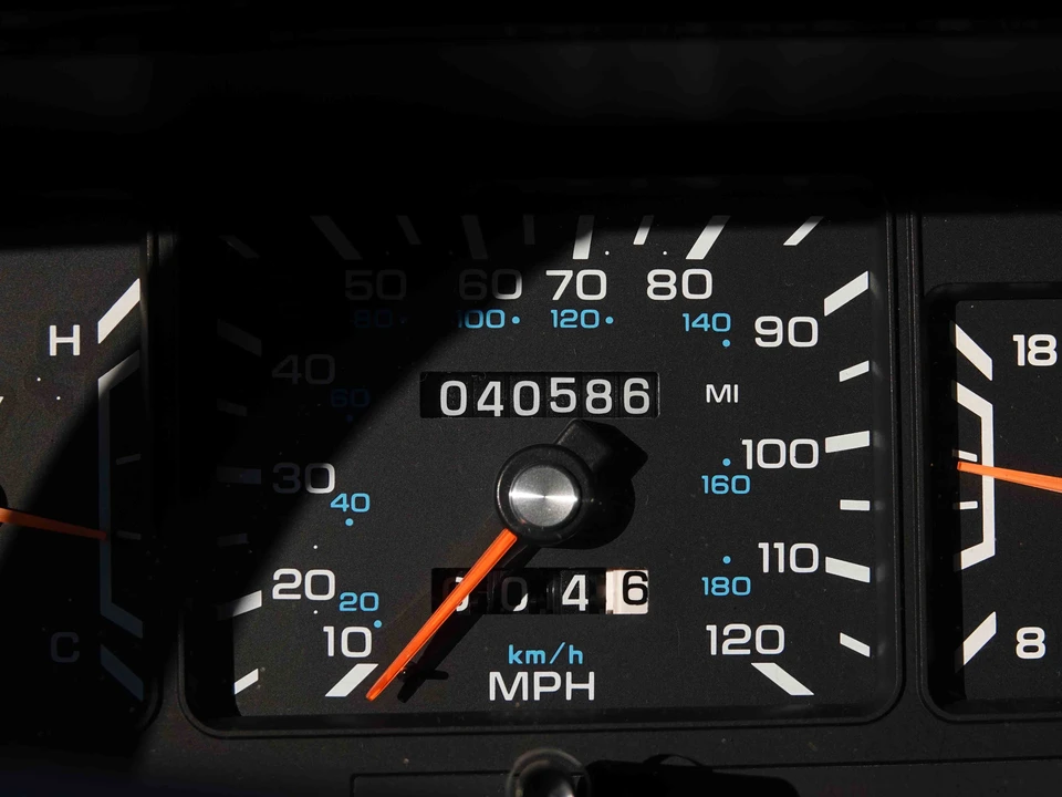 1993 Chrysler New Yorker - Image 29 of 31