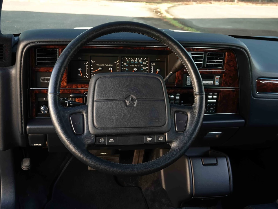 1993 Chrysler New Yorker - Image 27 of 31