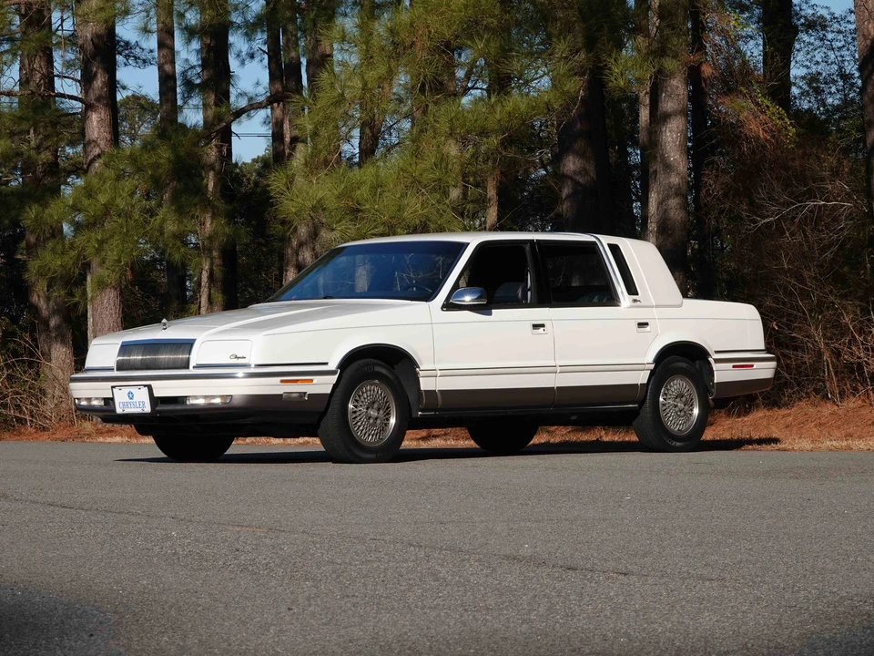 1993 Chrysler New Yorker - Image 9 of 31