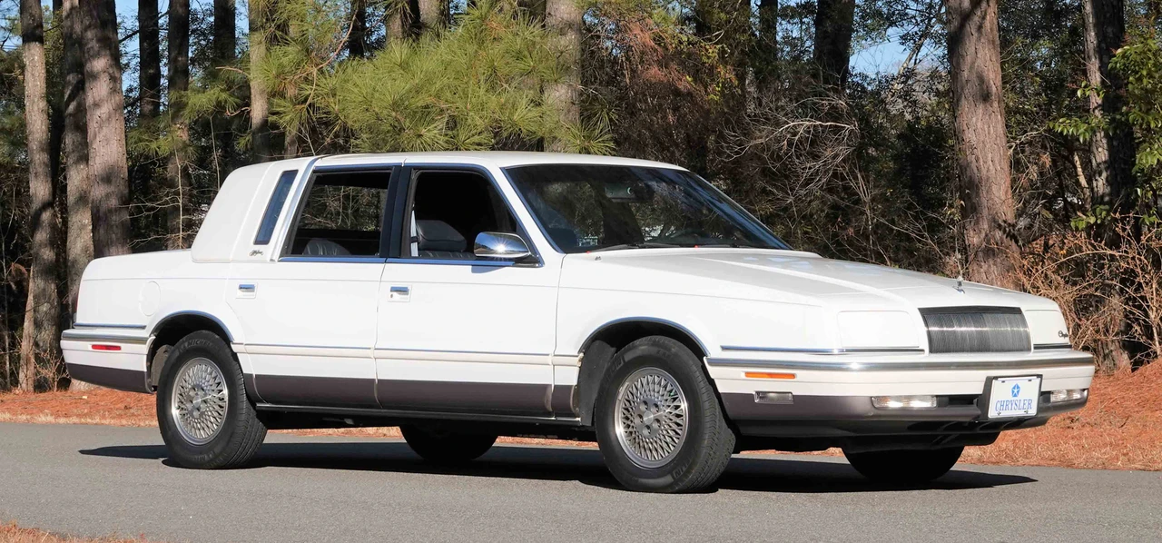 1993 Chrysler New Yorker - Image 5 of 31