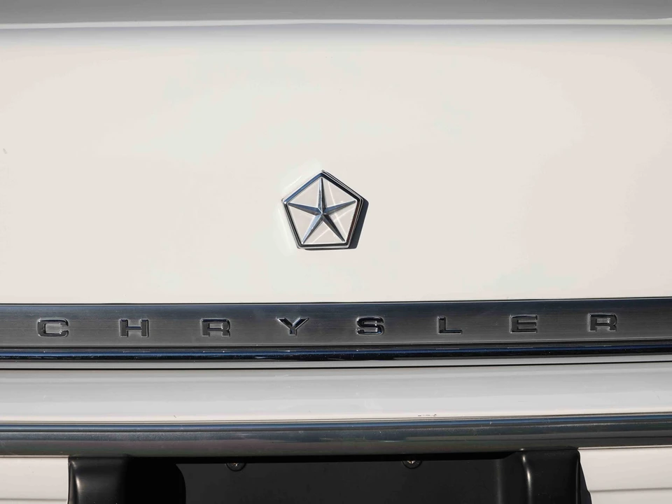 1993 Chrysler New Yorker - Image 19 of 31